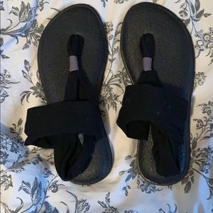 Sanuk black sandals